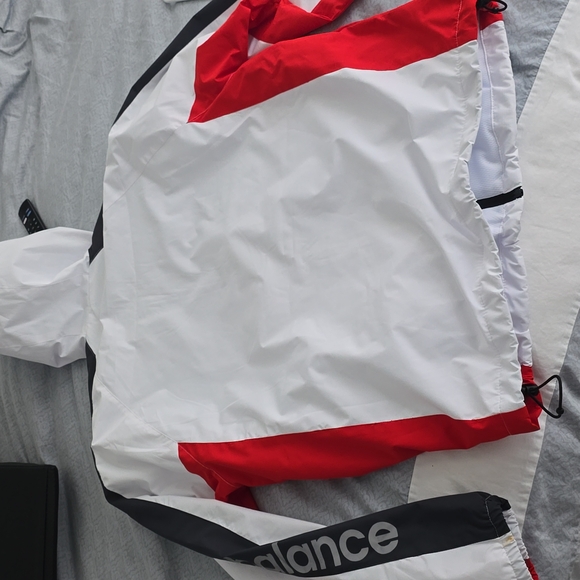RARE New Balance Jacket - Picture 2 of 2